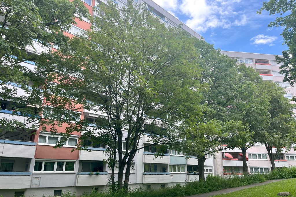 Bezugsfreie Stadtwohnung mit Balkon ins Grüne und Garage in Waiblingen.